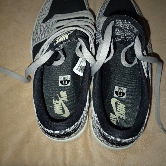 SALE !!!!Air Jordan 1 low OG Black Cement Mens 6.5 or women's size 8 - Picture 9 of 11
